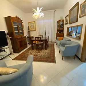 Bed & Breakfast Sessoriana, Rome