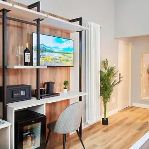 https://lombardi.it-tuscanyhotel.com