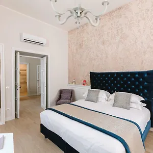 2* Konukevi Rhea Silvia Luxury Navona
